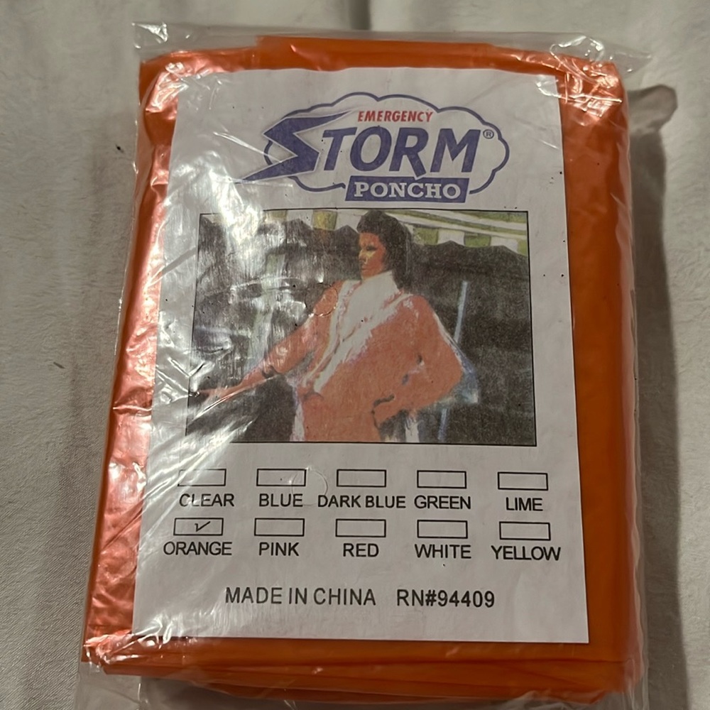 18 PACK - EMERGENCY STORM PONCHOS ORANGE ONE SIZE UNISEX RAIN COAT DISPOSABLE
